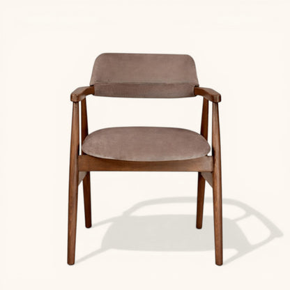 Esszimmerstuhl mit Holzgestell, gepolstertem Sitz, Rückenlehne und Armlehnen in grauem Stoff, moderner Designerstuhl für Esszimmer und Wohnbereich